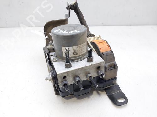 Used ABS pump PEUGEOT 3008 II SUV (MC_, MR_, MJ_, M4_) [2016-2025]  13820686