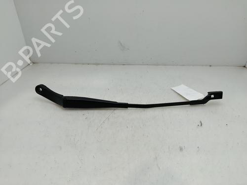 Used Front windshield wiper arm OPEL ASTRA K (B16) 1.4 Turbo (68) (150 hp) 32014072