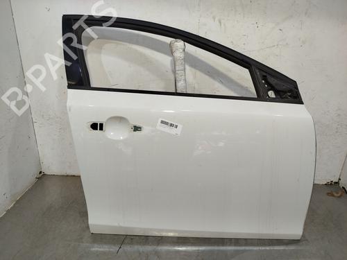 Used Right front door VOLVO V40 Hatchback (525) [2012-2019]  27209402