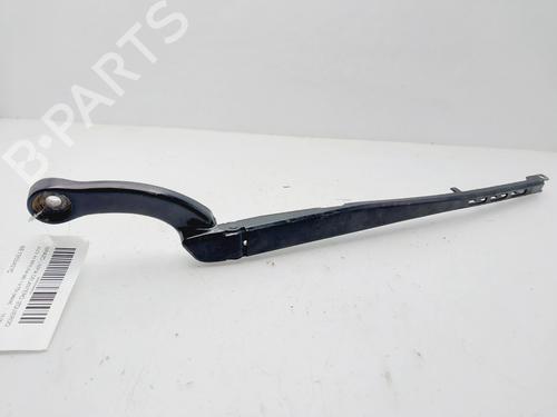 Used Front windshield wiper arm AUDI A4 B6 (8E2) 1.9 TDI (130 hp) 25870232