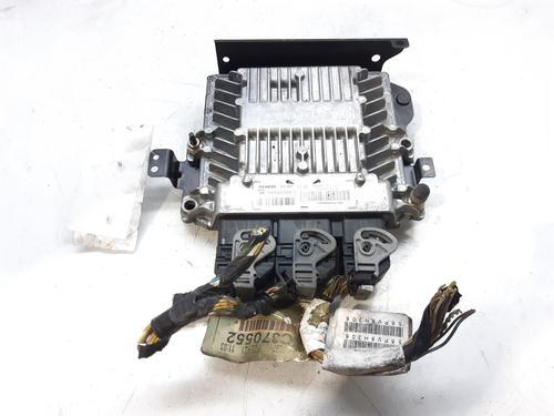 Used Engine control unit (ECU) PEUGEOT 407 (6D_) 2.0 (6DRFNB, 6DRFNE) (136 hp) 8280947