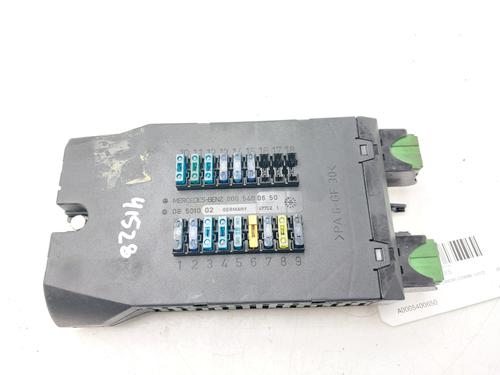 Used Fuse box Fuse box MERCEDES-BENZ VITO Van (W638) 110 D 2.3 (638.074, 638.078) (98 hp) 34286073 34286073