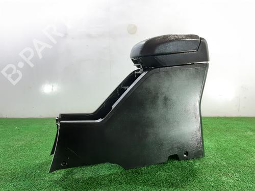 Used Armrest / Center console CHEVROLET CAPTIVA (C100, C140) 2.0 D (150 hp) 8727406
