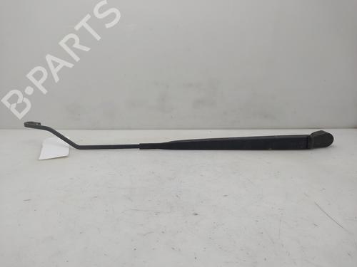 Used Front windshield wiper arm Front windshield wiper arm 37282035 37282035