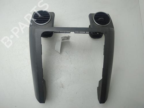 Used Air vent LAND ROVER DISCOVERY III (L319) 2.7 TD 4x4 (190 hp) 31052550