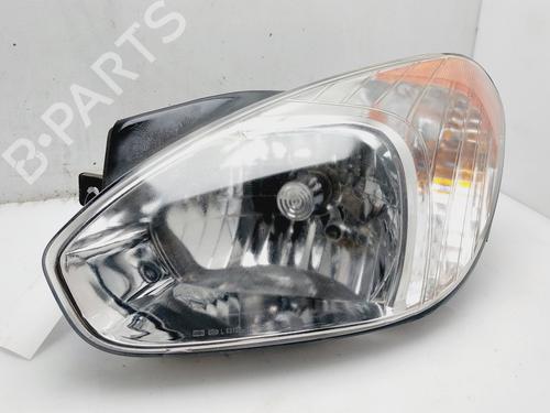 Left headlight HYUNDAI ACCENT III Saloon (MC) 1.4 GL 921011E041 |