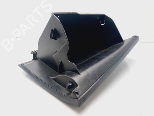 Handskerum MITSUBISHI LANCER VIII Sportback (CX_A) 2.0 DI-D (CX8A) | BP32123746C95