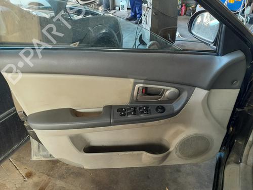 Radiator fan KIA CERATO I Saloon (LD) 2.0 CRDi | BP16405571M35