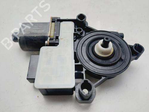Rudehejsemotor bagstkærm højre SEAT LEON ST (5F8)  | BP29714337E22 