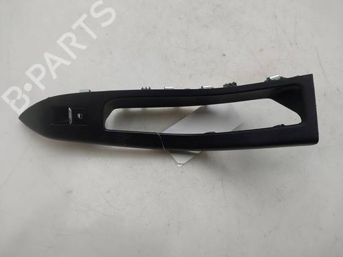 Used Right front window switch Right front window switch FORD FIESTA VII (HJ, HF) 1.0 EcoBoost (140 hp) 40296919 40296919
