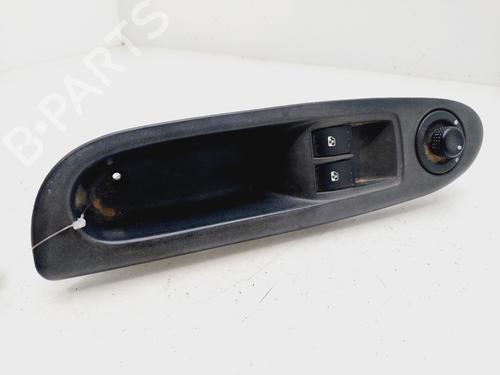 Venstre fortil elrude kontakt RENAULT CLIO II (BB_, CB_) [1998-2016]  30389506