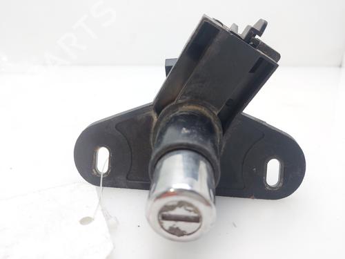 Used Tailgate handle OPEL ASTRA G Estate (T98) 2.0 DTI 16V (F35) (101 hp) 16880433