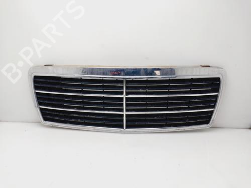 Used Grille MERCEDES-BENZ C-CLASS (W202) [1993-2000]  26926521