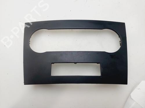 Console centrale MERCEDES-BENZ A-CLASS (W169) A 160 (169.031, 169.331) (95 hp) 30935606