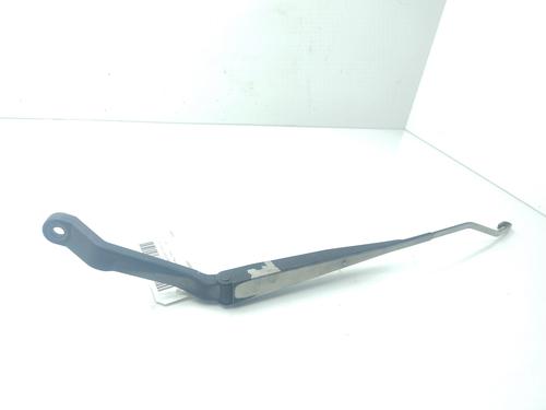 Used Front windshield wiper arm HONDA CR-V I (RD) 2.0 16V 4WD (RD1, RD3) (147 hp) 30508237
