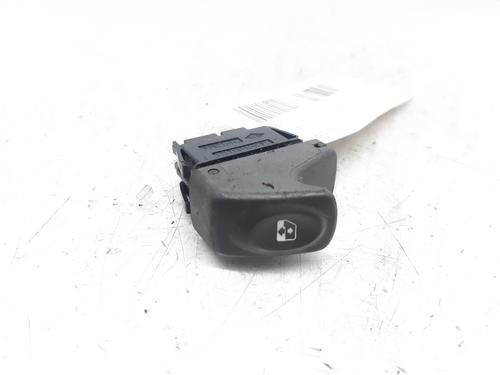 Interrupteur de vitre avant droite RENAULT SCÉNIC I MPV (JA0/1_, FA0_) 1.9 dCi (JA05, JA1F) (102 hp) 12402990