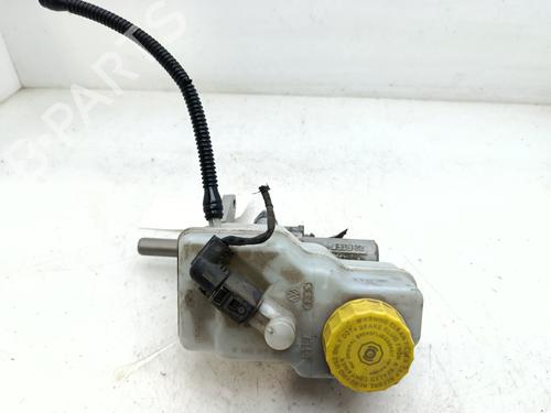 Used Brake master cylinder Brake master cylinder 36672131 36672131