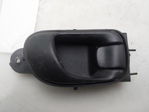 Poignée intérieure avant droite Poignée intérieure avant droite DAEWOO REZZO (U100) 1.8 (98 hp) 35929714 35929714