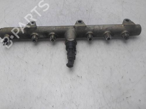 Used Injection rail Injection rail KIA SORENTO I (JC) 2.5 CRDi 4WD (140 hp) 39881486 39881486