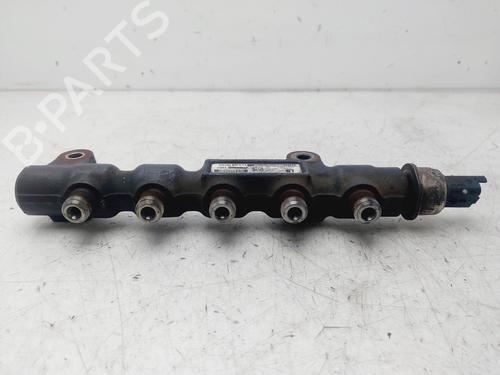Used Injection rail FORD FOCUS II Saloon (DB_, FCH, DH) [2005-2025]  27209528