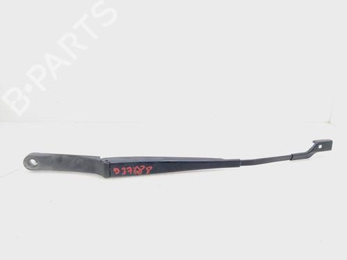 Used Front windshield wiper arm OPEL ASTRA J (P10) [2009-2016]  25857131