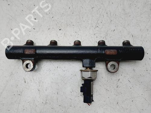 Used Injection rail PEUGEOT 407 (6D_) 2.0 (6DRFNB, 6DRFNE) (136 hp) 28098965