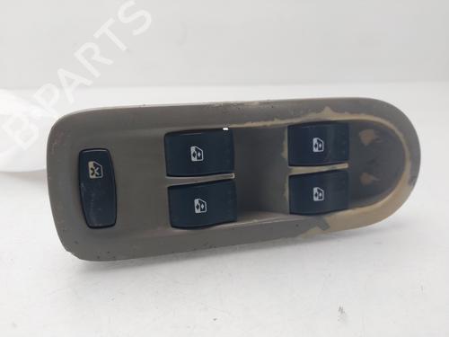 Used Left front window switch Left front window switch RENAULT GRAND SCÉNIC II (JM0/1_) [2004-2009] 34151742 34151742