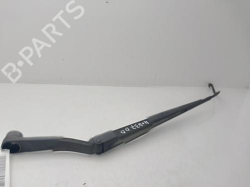 Used Front windshield wiper arm KIA SORENTO I (JC) 2.5 CRDi (170 hp) 31571611