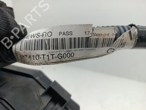 Fuse box HONDA CR-V IV (RM_) 1.6 i-DTEC (RE6) | BP32411054E1