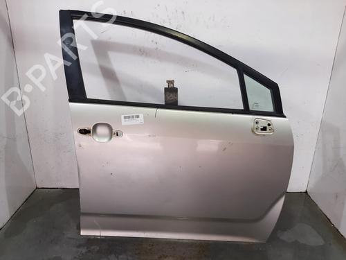 Used Right front door TOYOTA COROLLA Verso (ZER_, ZZE12_, R1_) 2.0 D-4D (CUR10_, CUR10R) (116 hp) 13505062