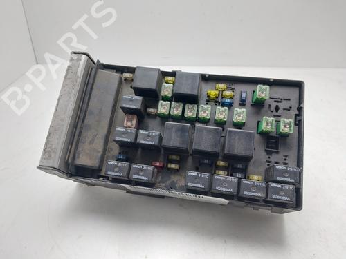 Caja reles / fusibles Caja reles / fusibles CHRYSLER VOYAGER IV (RG, RS) 2.5 CRD (141 hp) 33938403 33938403