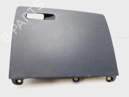 Handskerum AUDI Q3 (8UB, 8UG) [2011-2020]  31164782