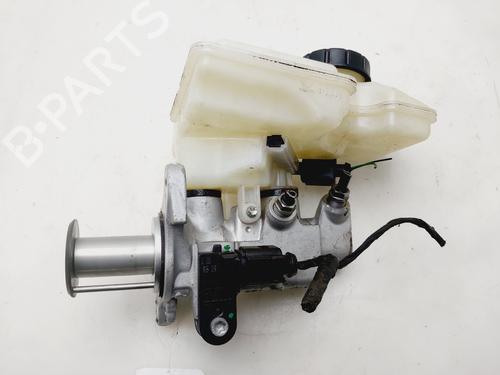 brake-master-cylinder-audi-a3-limousine-8vs-8vm-2013-2014-2015-2016-2017-2018-2019-2020-2021-33029115 main image