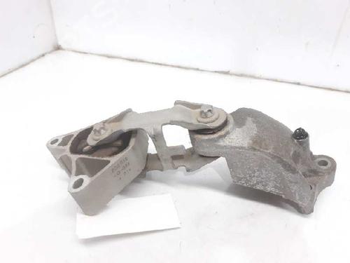 Used Engine mount MERCEDES-BENZ CLA Coupe (C117) CLA 220 CDI / d (117.303) (170 hp) 10240583