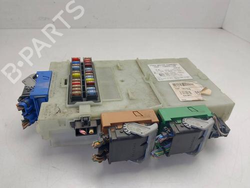 Used Fuse box Fuse box 39610548 39610548
