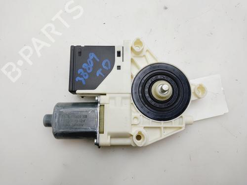 Vindusheismotor høyre bak RENAULT MEGANE III Hatchback (BZ0/1_, B3_) 1.2 TCe (BZ2B, BZ11) (116 hp) 29565370