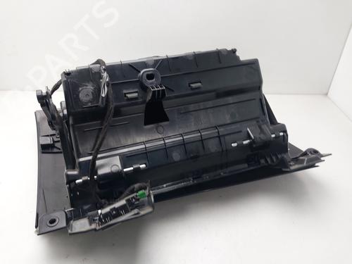 Handskerum VOLVO V60 II (225) | BP38625510C95 - Image 2