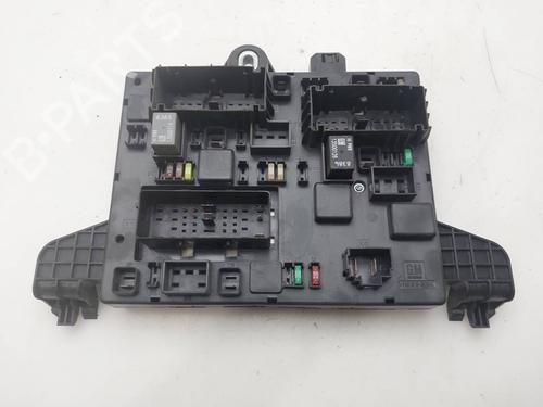 Used Fuse box Fuse box 38950056 38950056
