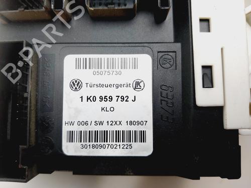 Vindusheismotor høyre foran VW GOLF V (1K1)  | BP29594392E20