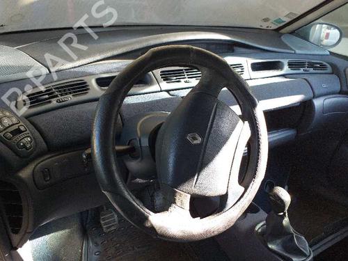 Left headlight RENAULT ESPACE III (JE0_) 2.2 dCi (JE0K) | BP5085687C28 