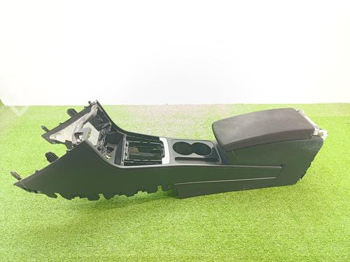 Used Armrest / Center console Armrest / Center console 36938687 36938687