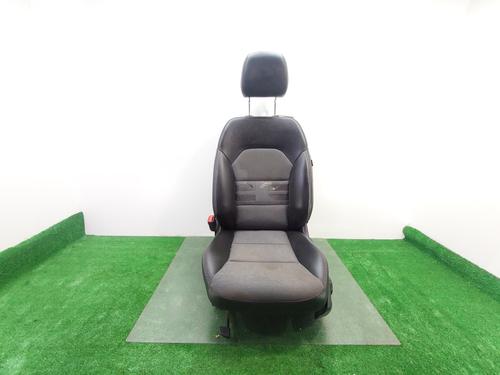 Used Left front seat MERCEDES-BENZ GLA-CLASS (X156) GLA 200 CDI / d (156.908) (136 hp) 26694173
