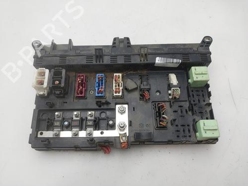 Used Fuse box Fuse box 38239885 38239885