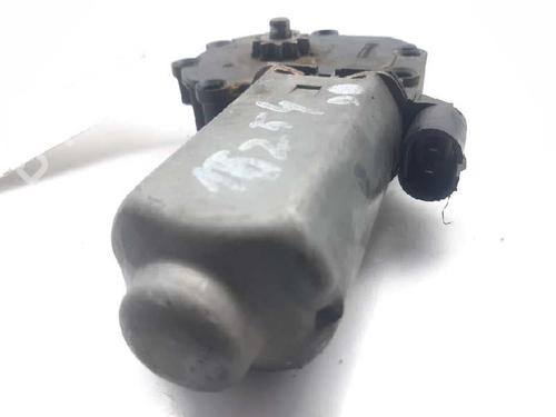 Right front window motor RENAULT LAGUNA I (B56_, 556_) 2.2 dT (B569) | BP2863838E20 
