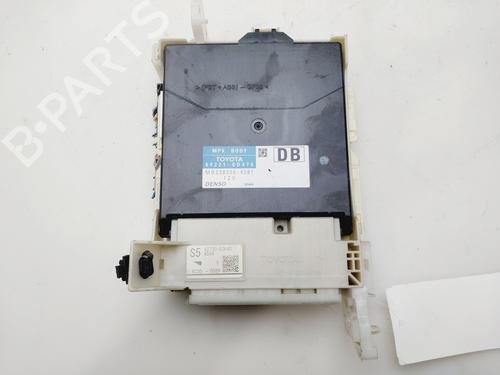 Used Fuse box TOYOTA YARIS (_P13_) [2010-2020]  30409812