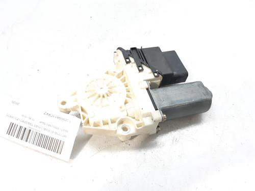 Moteur de lève-vitre arrière gauche SEAT LEON (1M1) 1.9 TDI (110 hp) 8886887