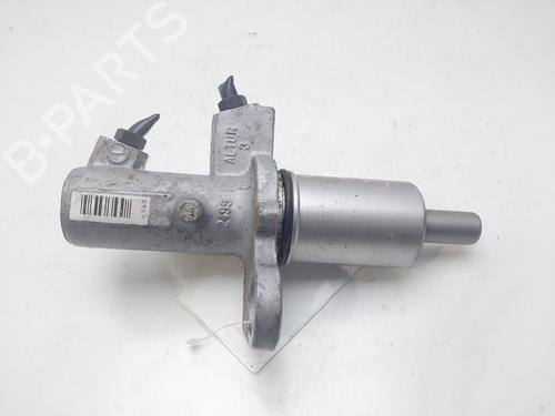 Brake master cylinder AUDI A4 B6 (8E2) 1.8 T | BP15676388M77 