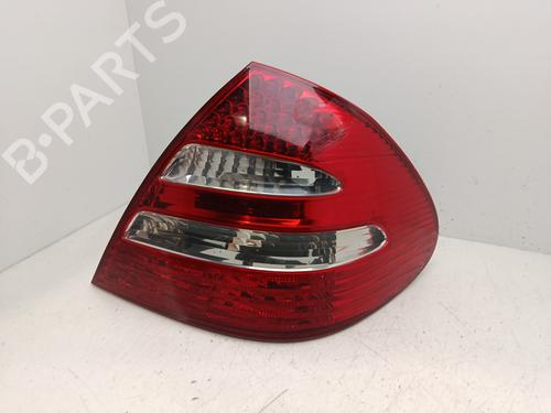 Used Right taillight MERCEDES-BENZ E-CLASS (W211) E 320 CDI (211.026) (204 hp) 31988103