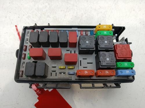 Used Fuse box FIAT GRANDE PUNTO (199_) 1.4 (199AXB11, 199AXB1A, 199BXB1A, 199AXL1A) (77 hp) 31877308