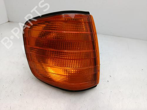Used Right front indicator MERCEDES-BENZ S-CLASS (W126) 300 SE, SEL (126.024, 126.025) (180 hp) 32199179